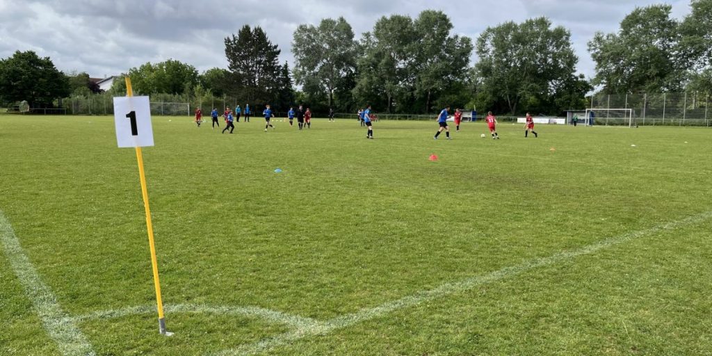 Eastsite-Cup 2025: Anpfiff zum ersten Spiel des Turniers.